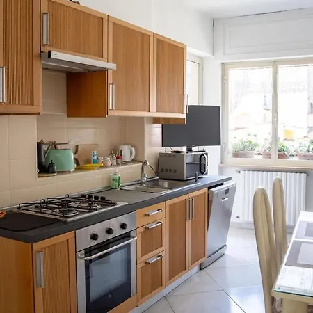 Apartman Super Elegante Centro Con Posto Auto E Wifi Veloce Nápoly