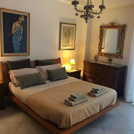 Daire Super Elegante Centro Con Posto Auto E Wifi Veloce
