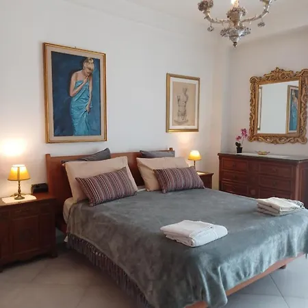 Super Elegante Centro Con Posto Auto E Wifi Veloce Apartment Naples