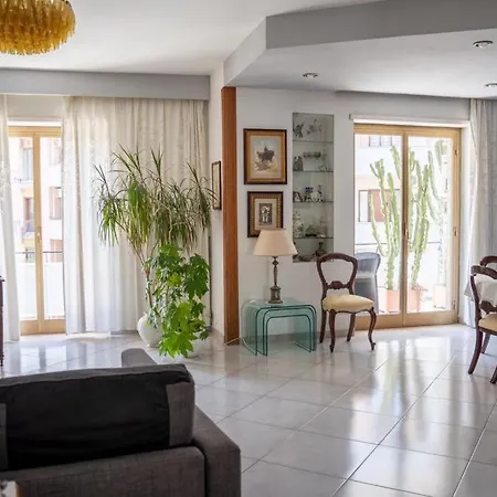 Super Elegante Centro Con Posto Auto E Wifi Veloce Appartement