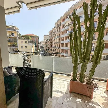 Super Elegante Centro Con Posto Auto E Wifi Veloce * Νάπολη